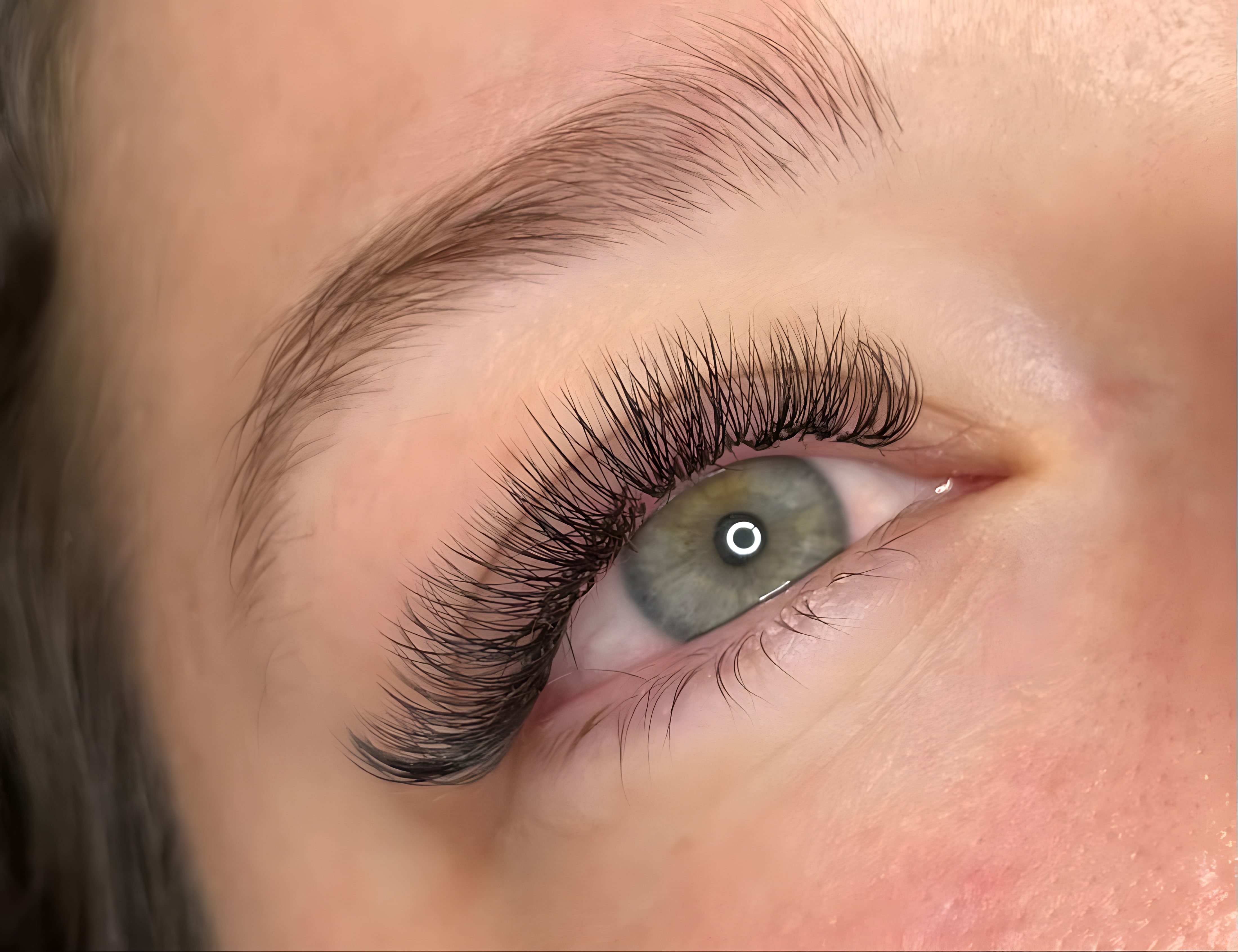 Extensions de cils, effet volume